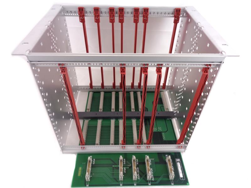 PRIZ-6739820 | Schneider Electric 7-Slot PLC Module and Rack Assembly