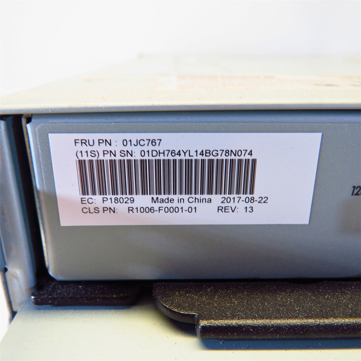 IBM ESLS XP24SX 24 Bay SFF SAS Storage Enclosure w/ 8x 1.8TB SSD (Refurbished)