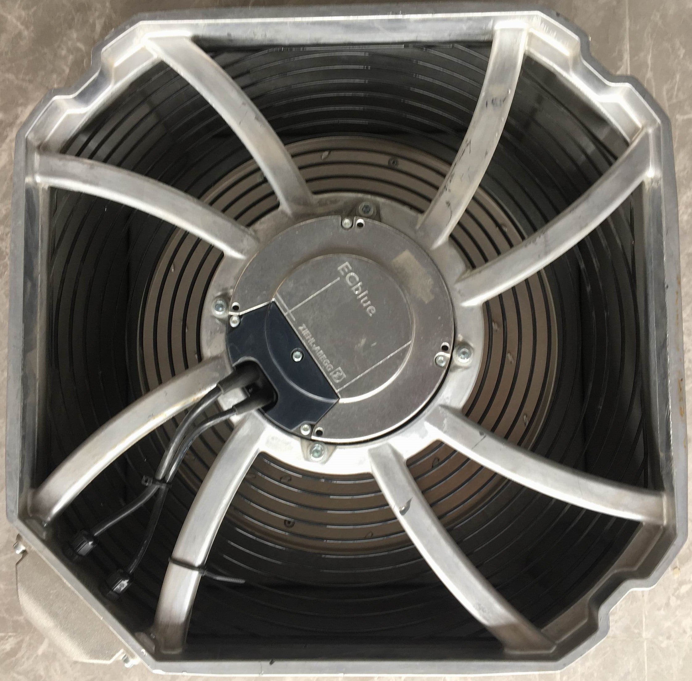 GR31M-6ID.BF.2R ZIEHL-ABEGG centrifugal fan 200-277V 0.38KW 1.9/1.35A 1350rpm