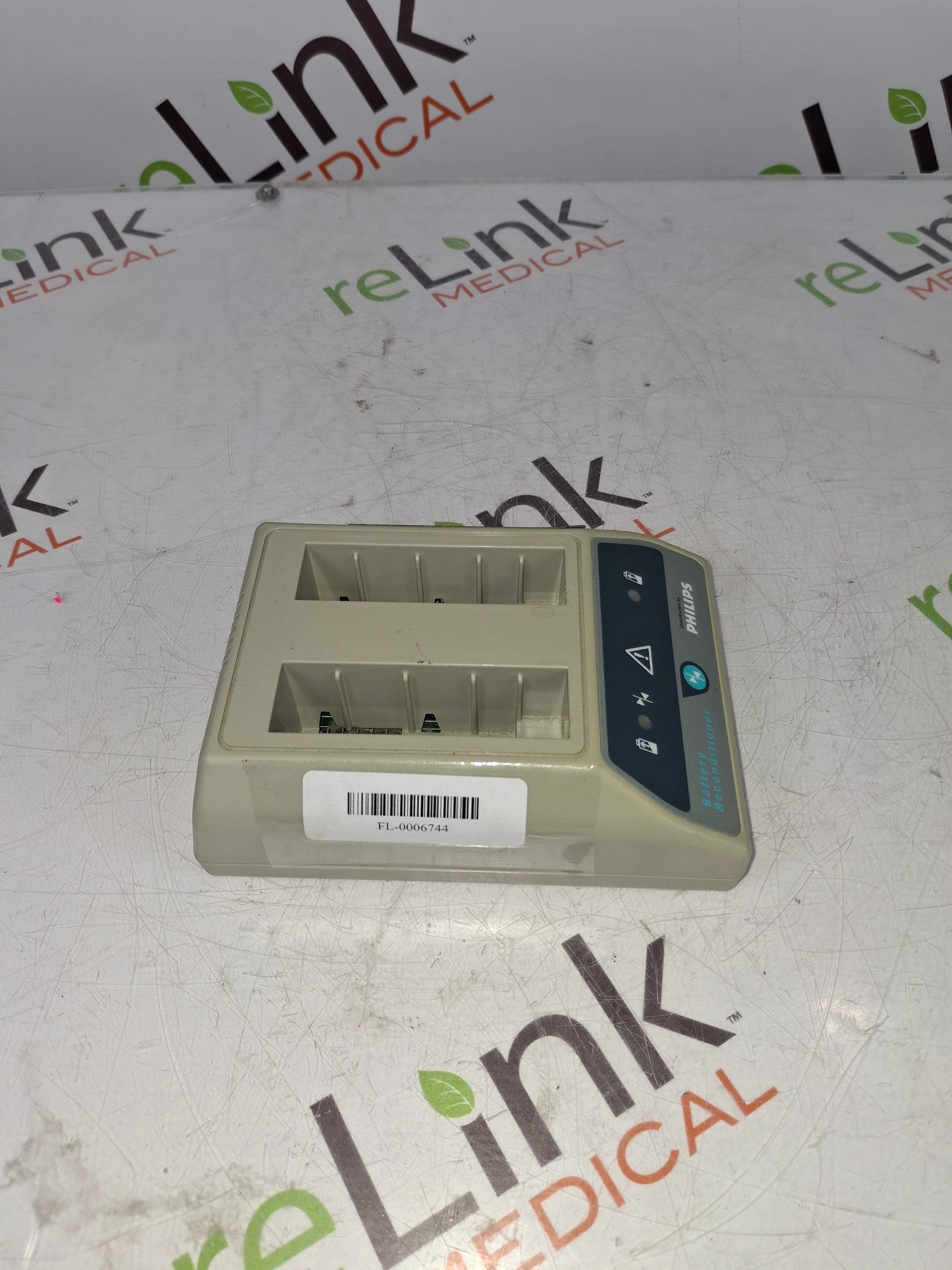 Philips AGI-3002 Battery Reconditioner w/ Power Supply