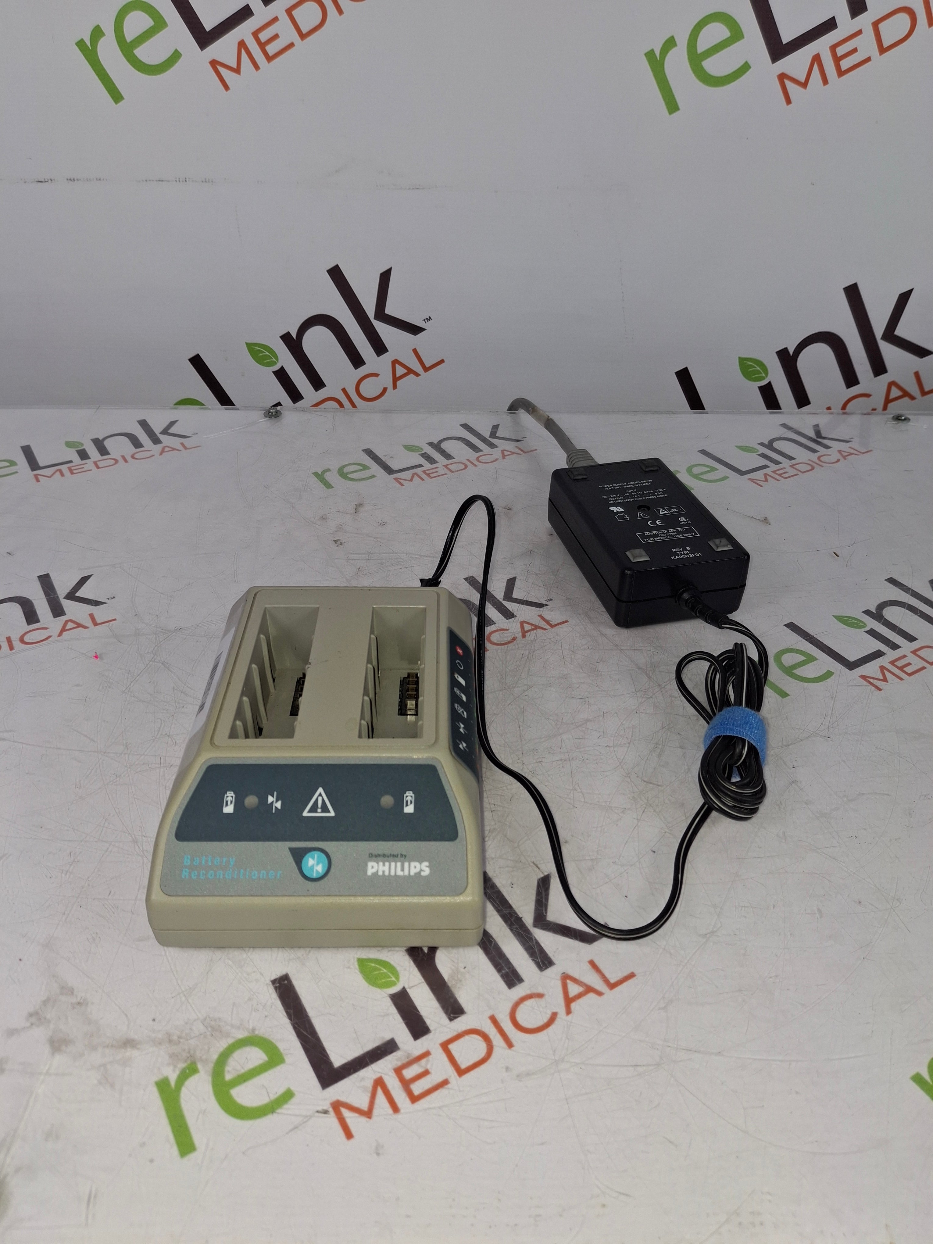 Philips AGI-3002 Battery Reconditioner w/ Power Supply