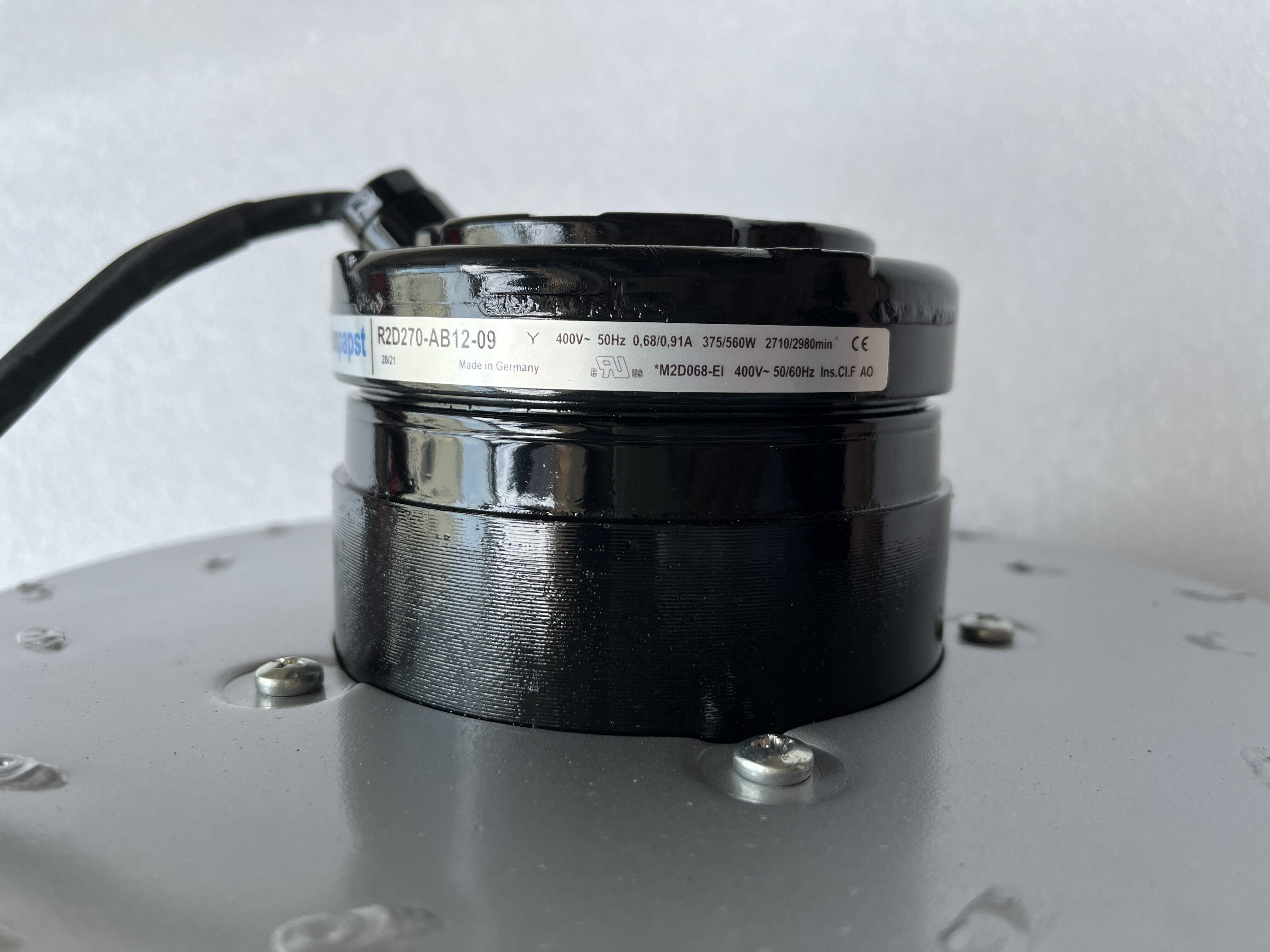 R2D270-AB12-09 ebm papst centrifugal fan