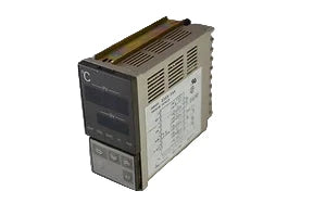 E5AX-VAA | Omron Temperature Controller, 1/4 DIN, 100–240 VAC, Dual Display, Heating/Cooling