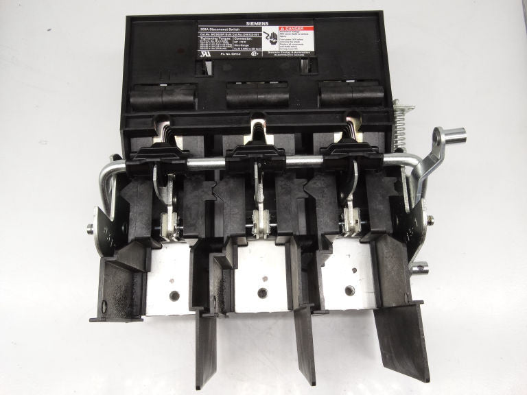 Siemens MCS620R 200A 3-Pole Non-Fusible Disconnect Switch 600VAC Panel Mount