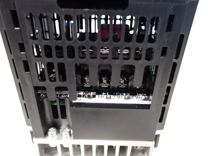 Omron 3G3MX2-A4004-V1 Variable Frequency Drive 0.4kW 3-Phase