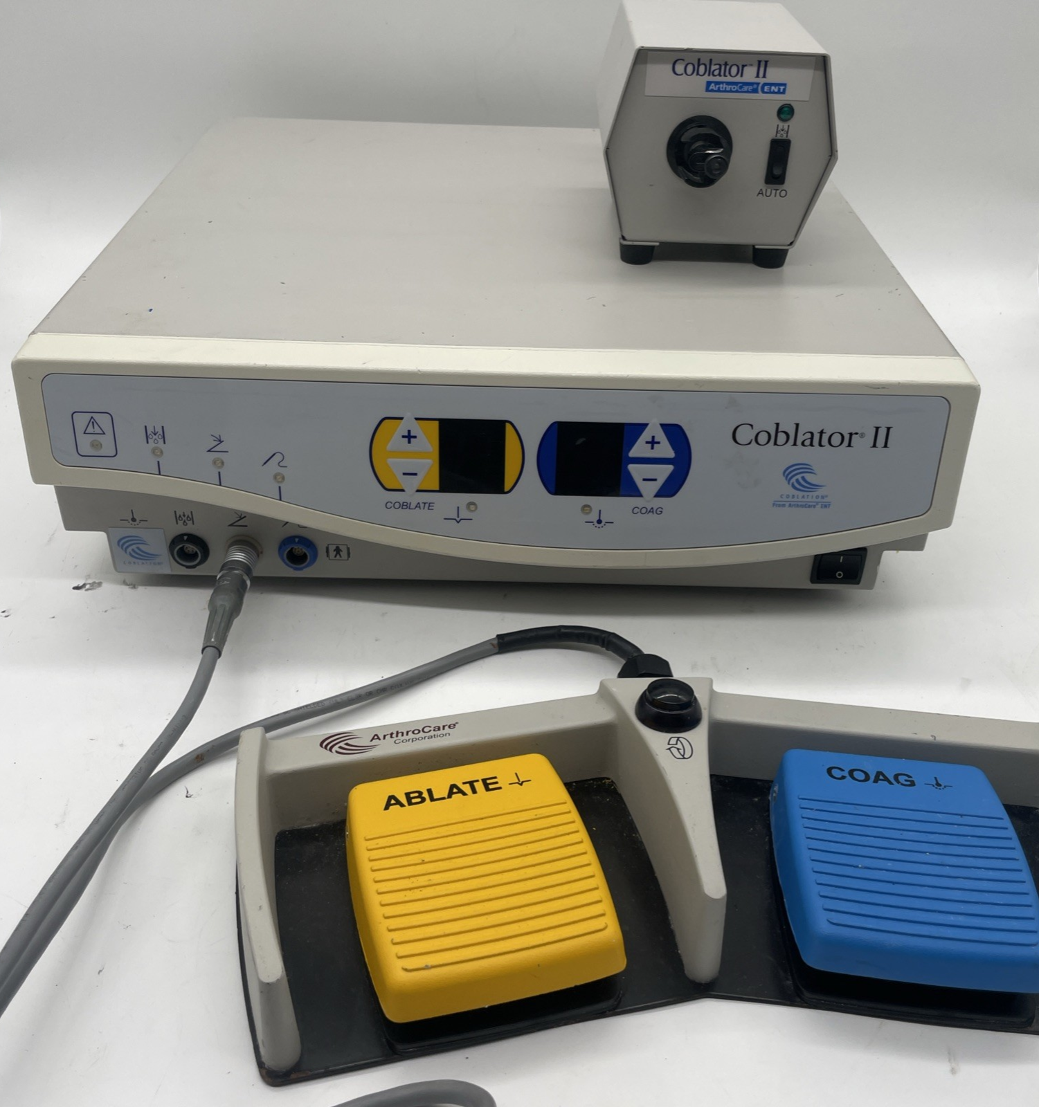 ArthroCare – Coblator II electrosurgical unit – RF8000E – with flow control valve unit and footswitch