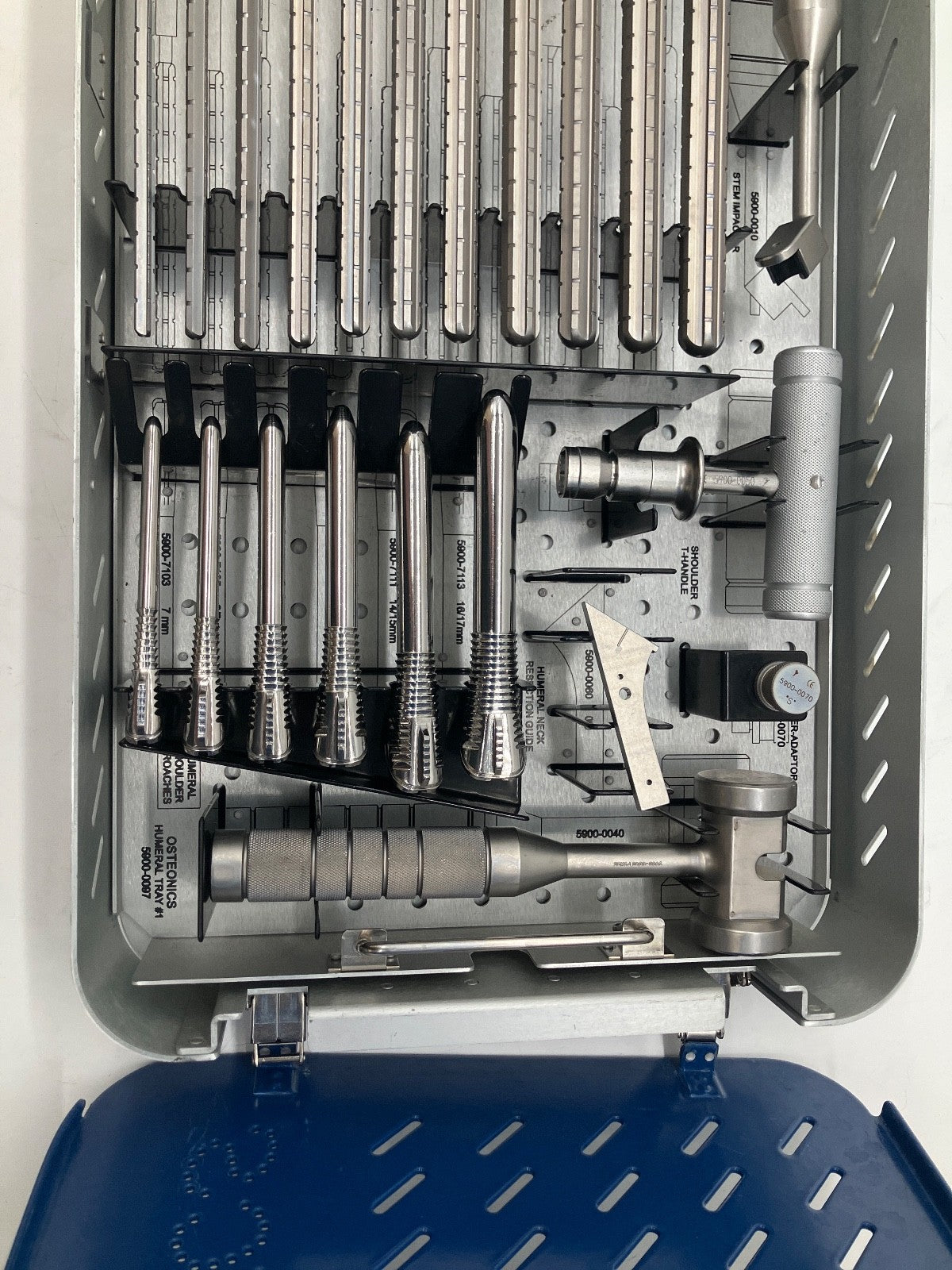 OSTEONICS REAMER/BROACH SHOULDER INSTRUMENT SET