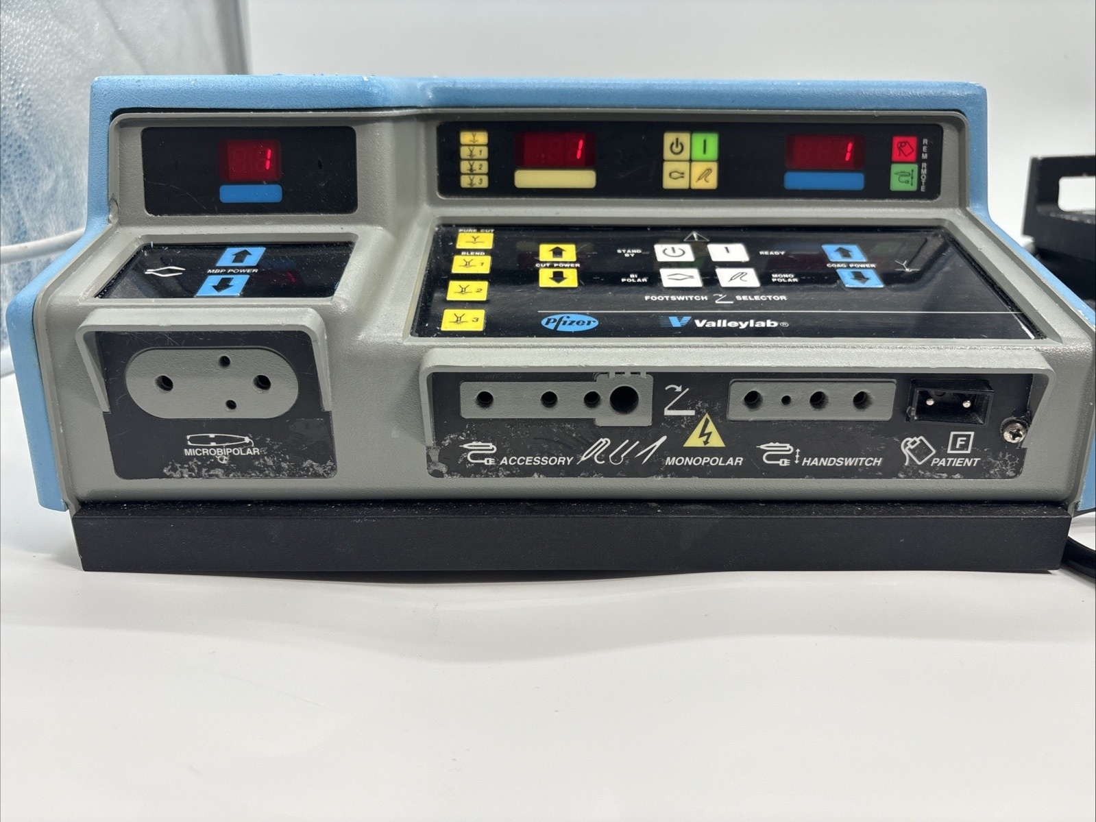 Pfizer Valleylab Force 2 (2PCH) ESU W Footpedal 30 Day Warranty!