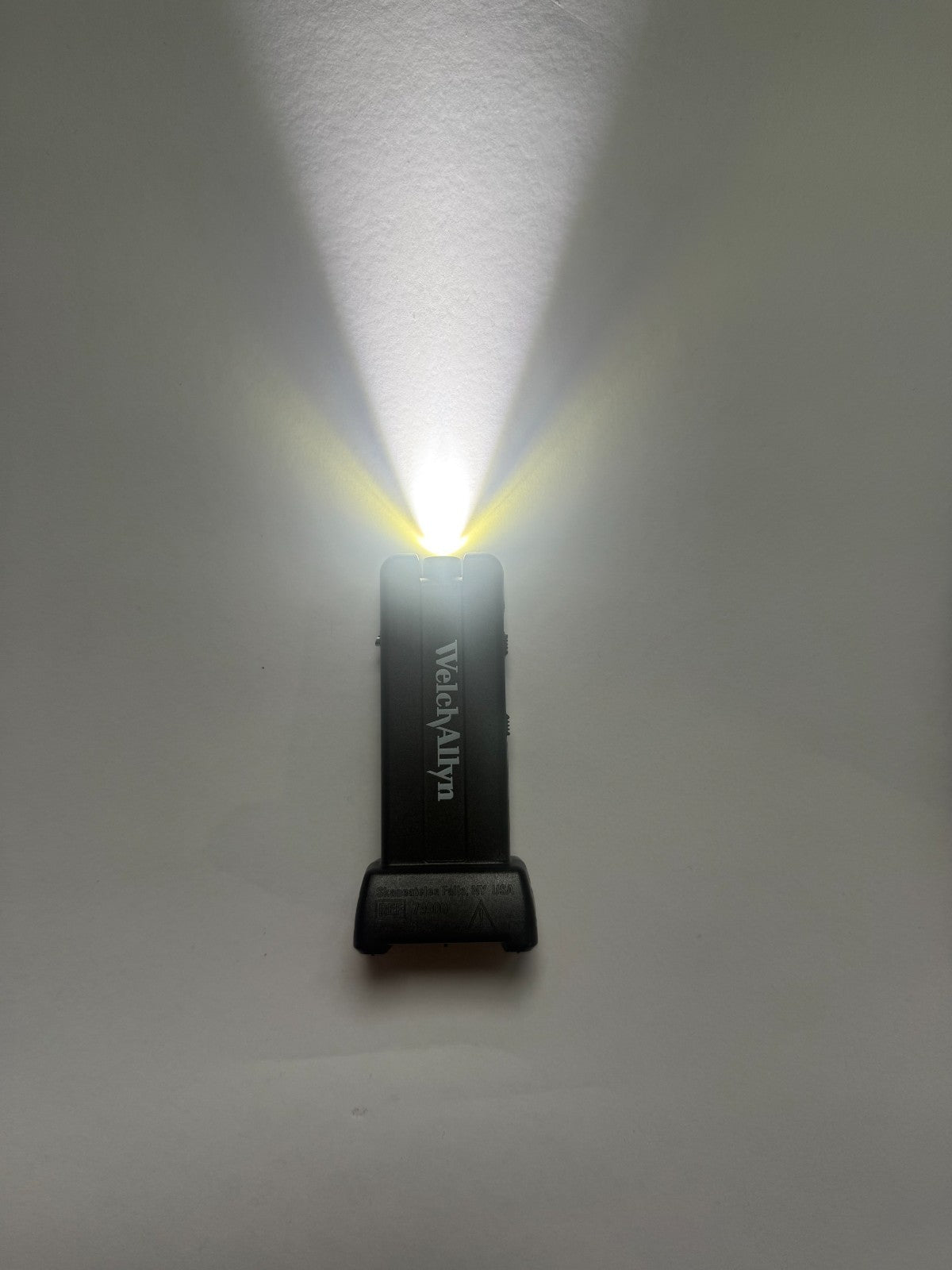 Welch Allyn 79910 KleenSpec Cordless LED Vaginal Illumination System & Charger
