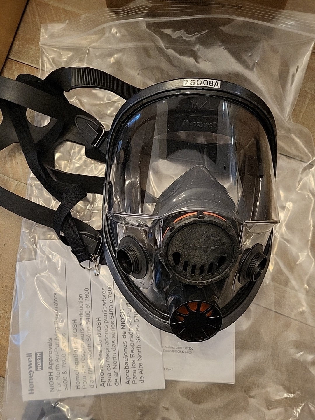 NEW HONEYWELL NORTH 760008A North 7600 Series M/L Full Face Respirator Mask