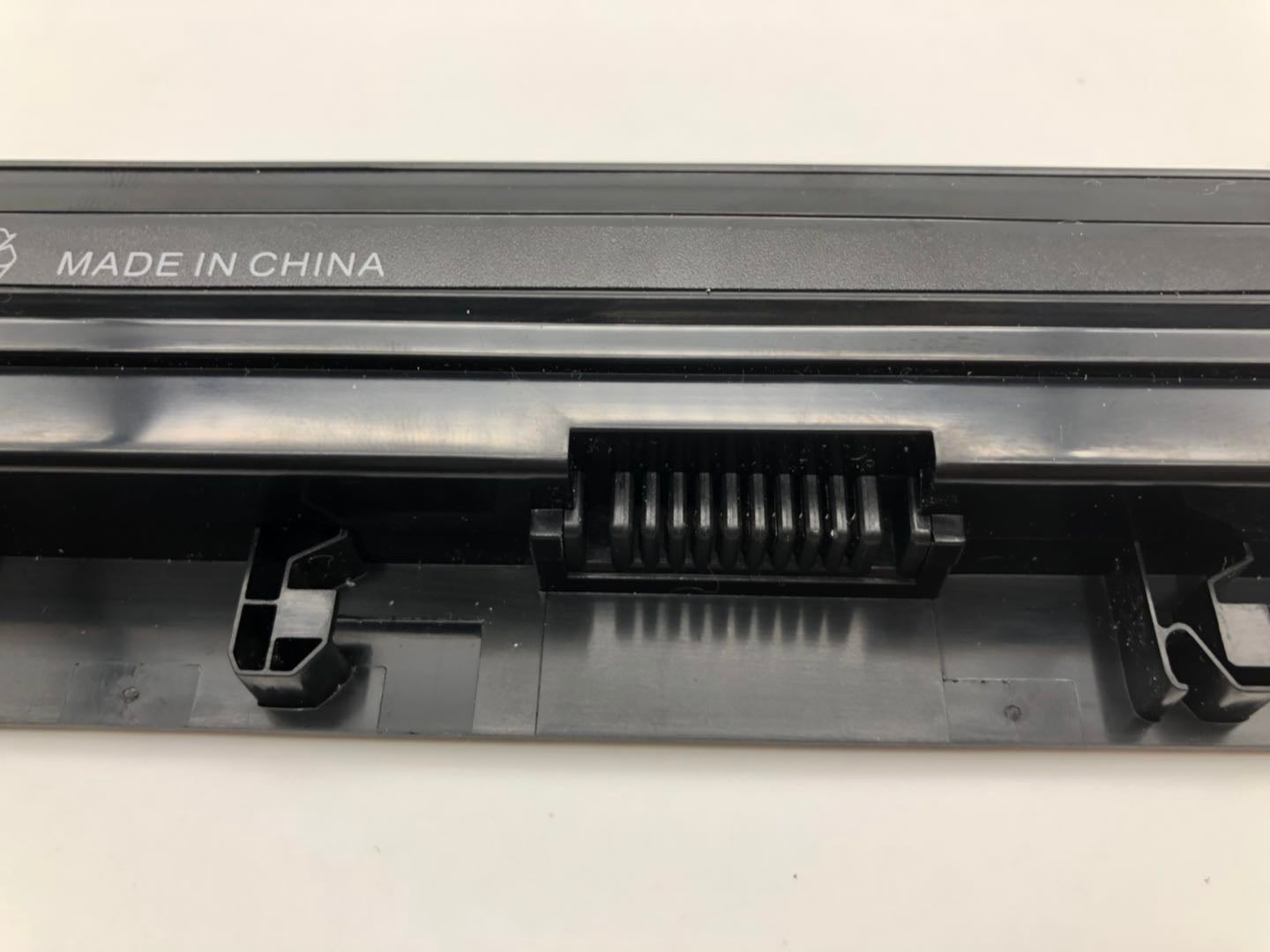 GRNX5 NF52T 14.8V 2600mAh battery for Dell Vostro 3300 3300n 3350