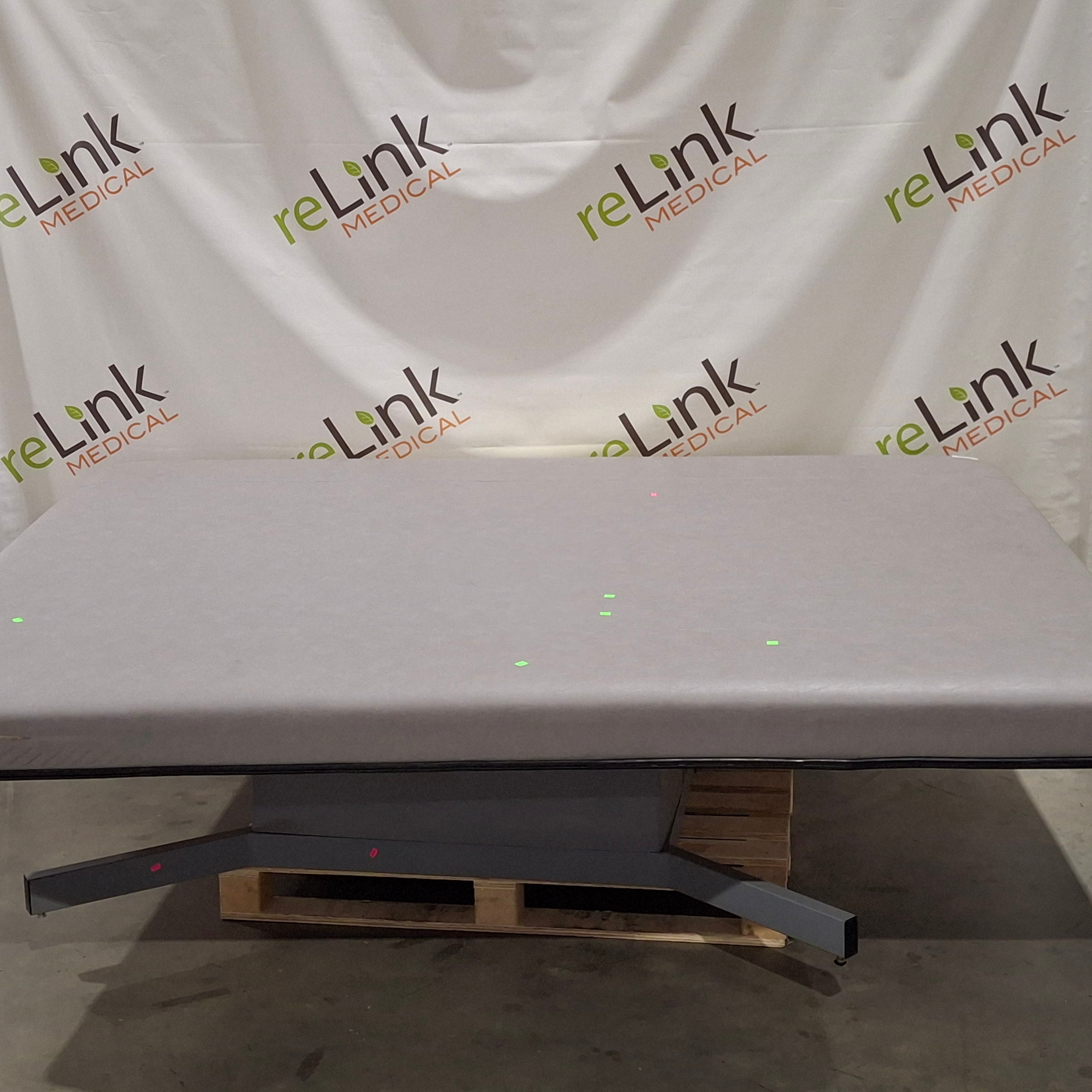 Hill Laboratories Co. Hill Adjustable Chiropractic Table