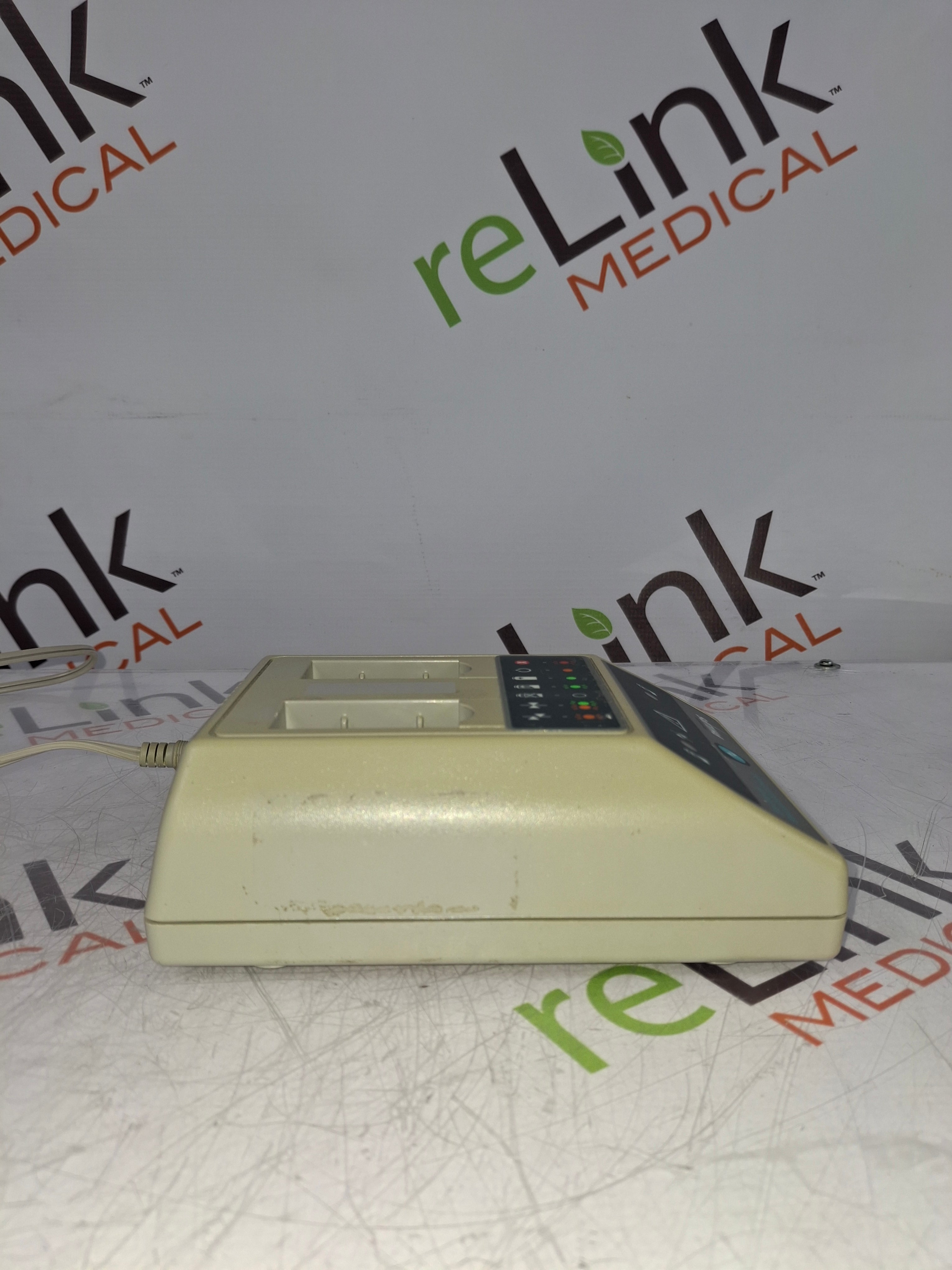 Philips AGI-3002 Battery Reconditioner w/ Power Supply