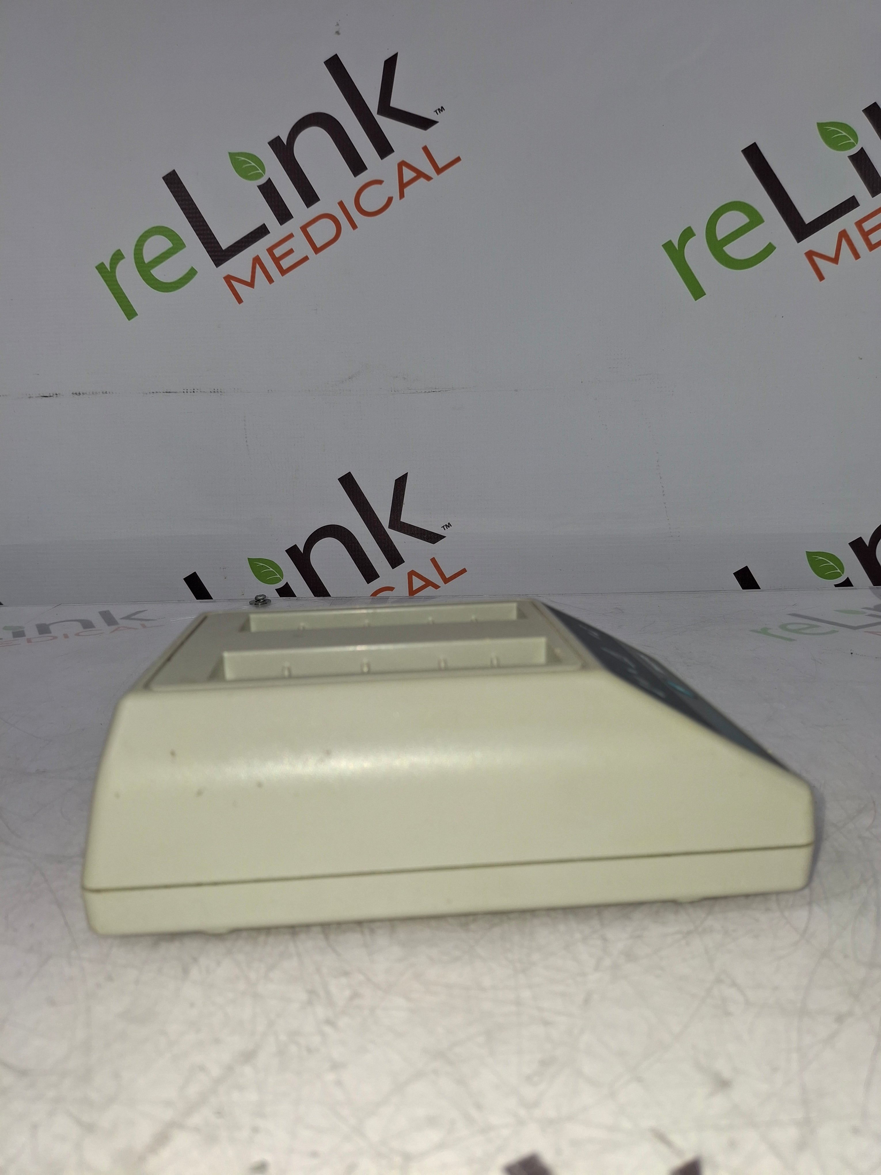 Philips AGI-3002 Battery Reconditioner w/ Power Supply