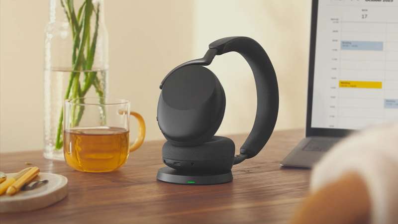 Jabra Evolve3 85 MS Bluetooth Headset  - USB-C with Dongle - Black (Wireless Charging Pad)
