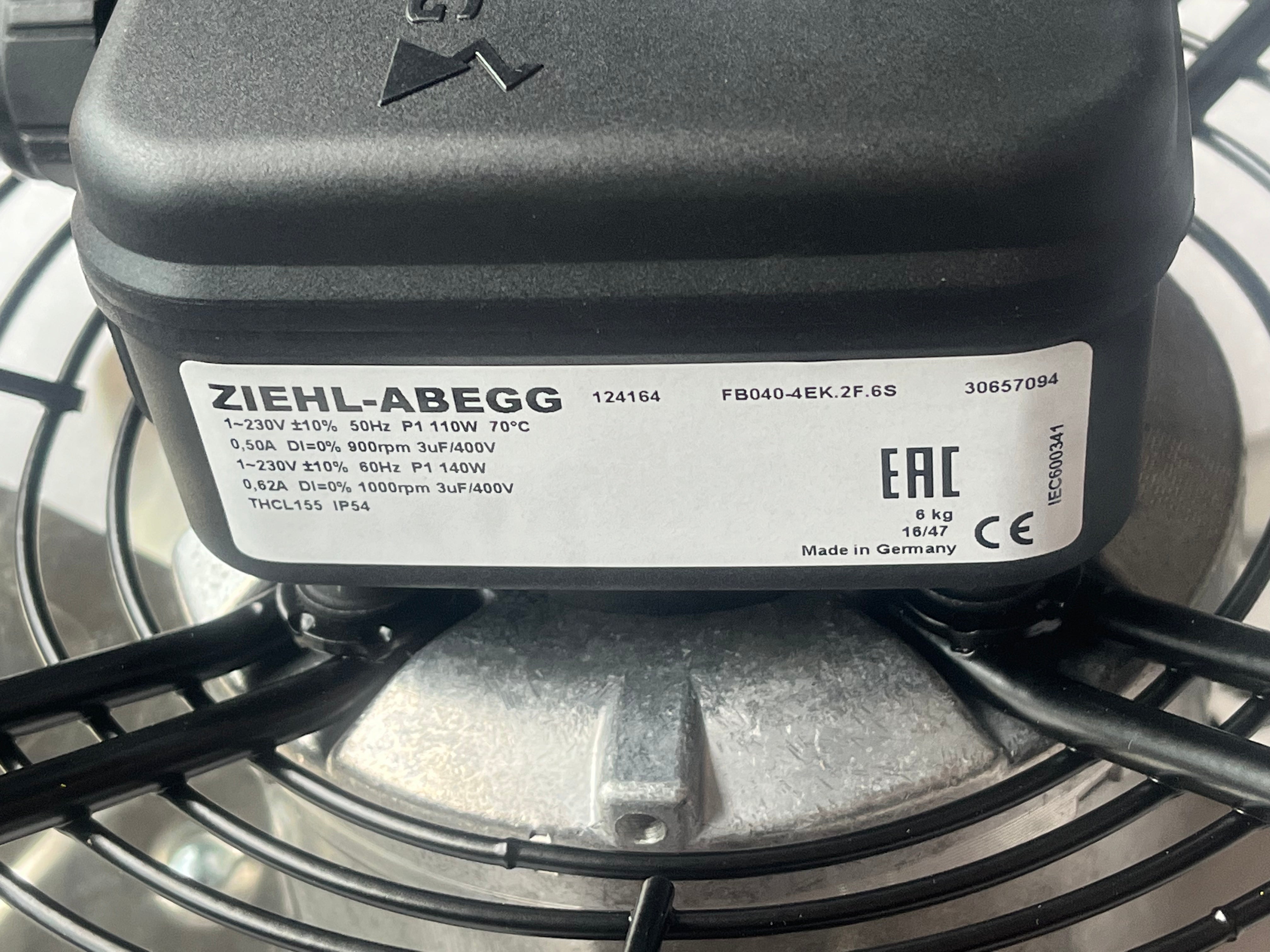 FB040-4EK.2F.6S  ZIEHL-ABEGG Axial Fan 1-230V 0.2kW 0.94A 1410rpm 50/60HZ