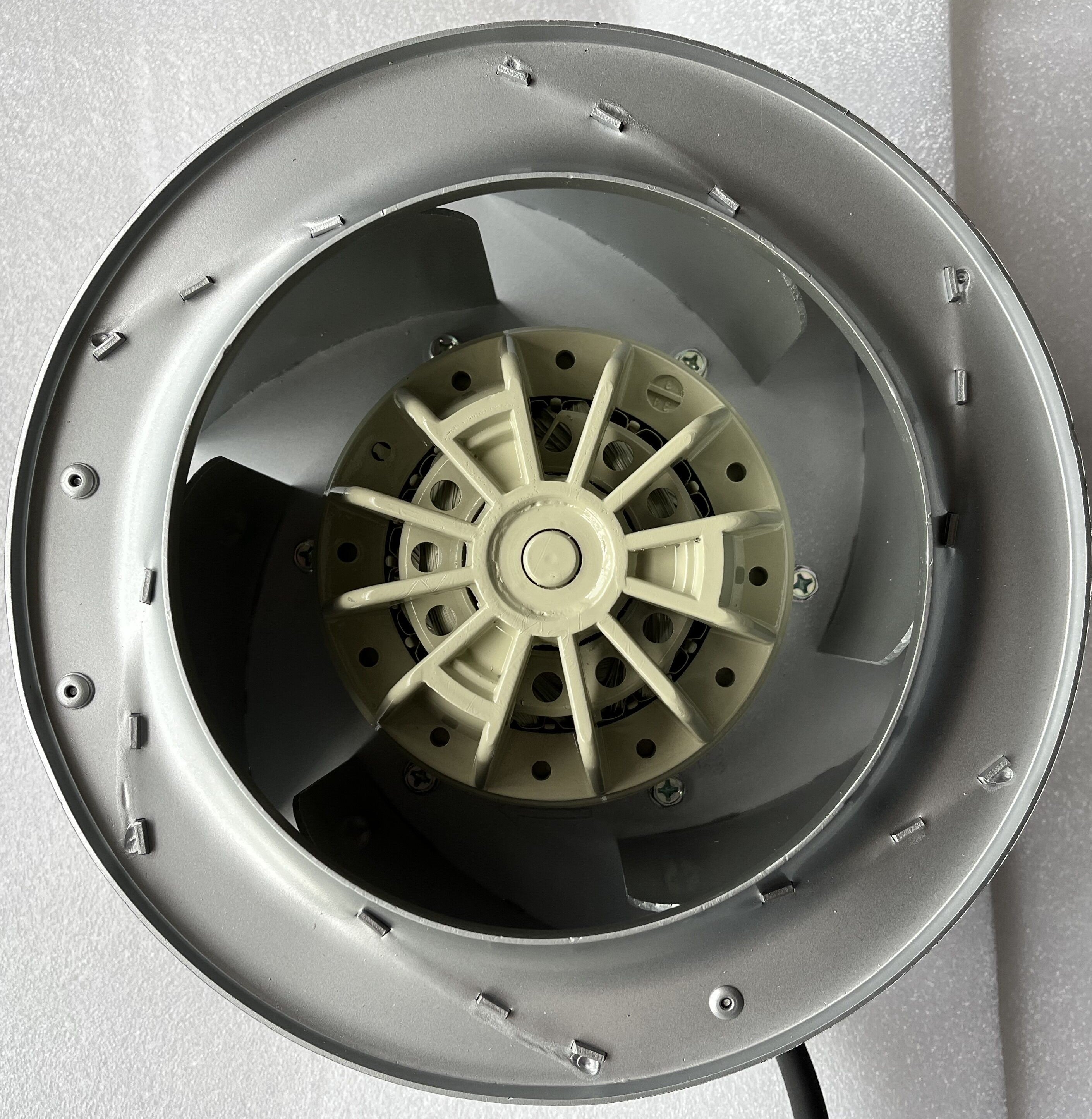 RH25M-2EK.1E.2R ZIEHL-ABEGG centrifugal fan  1-230V  0.43W 1.9A 3150rpm