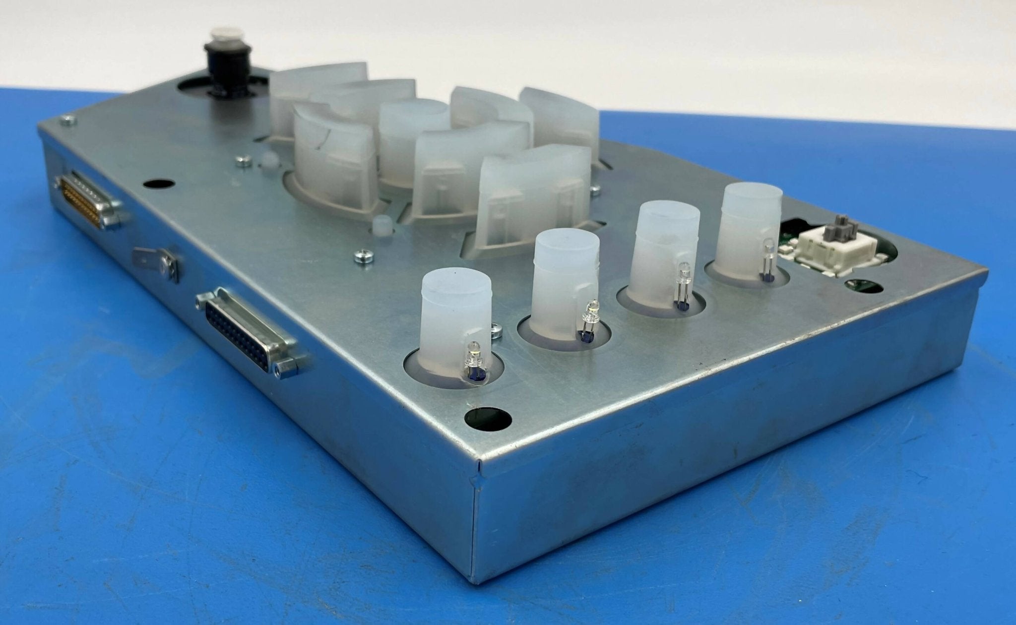 PANEL CONTROL RIGHT (8901410/08901410 REV-02/01) SIEMENS