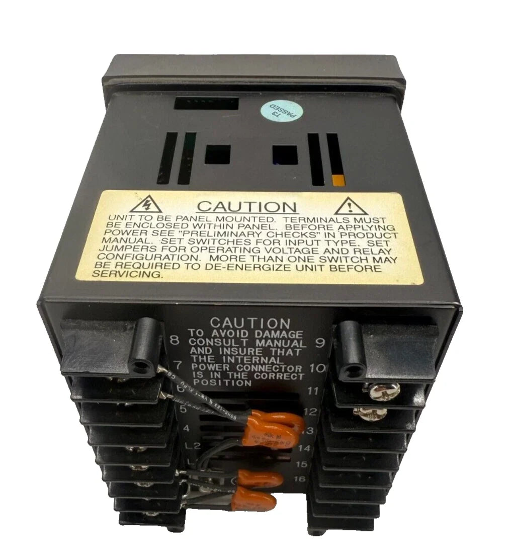 DC200C-2-000-1C0000-0 | Honeywell Universal 1/4 DIN Temperature/Process Controller, Relay Output