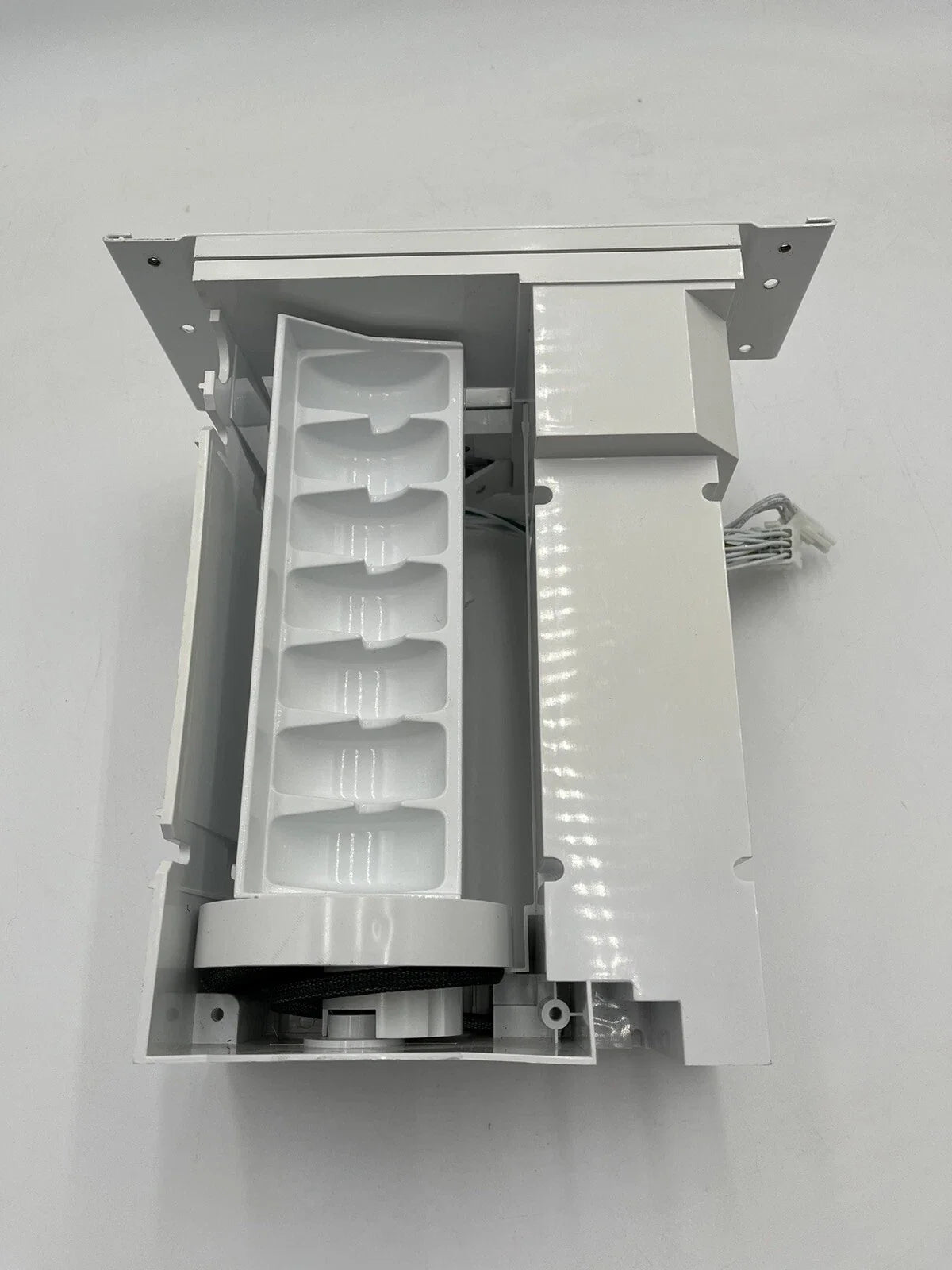 Bosch 00702093 Genuine Refrigerator Automatic Ice Maker Assembly