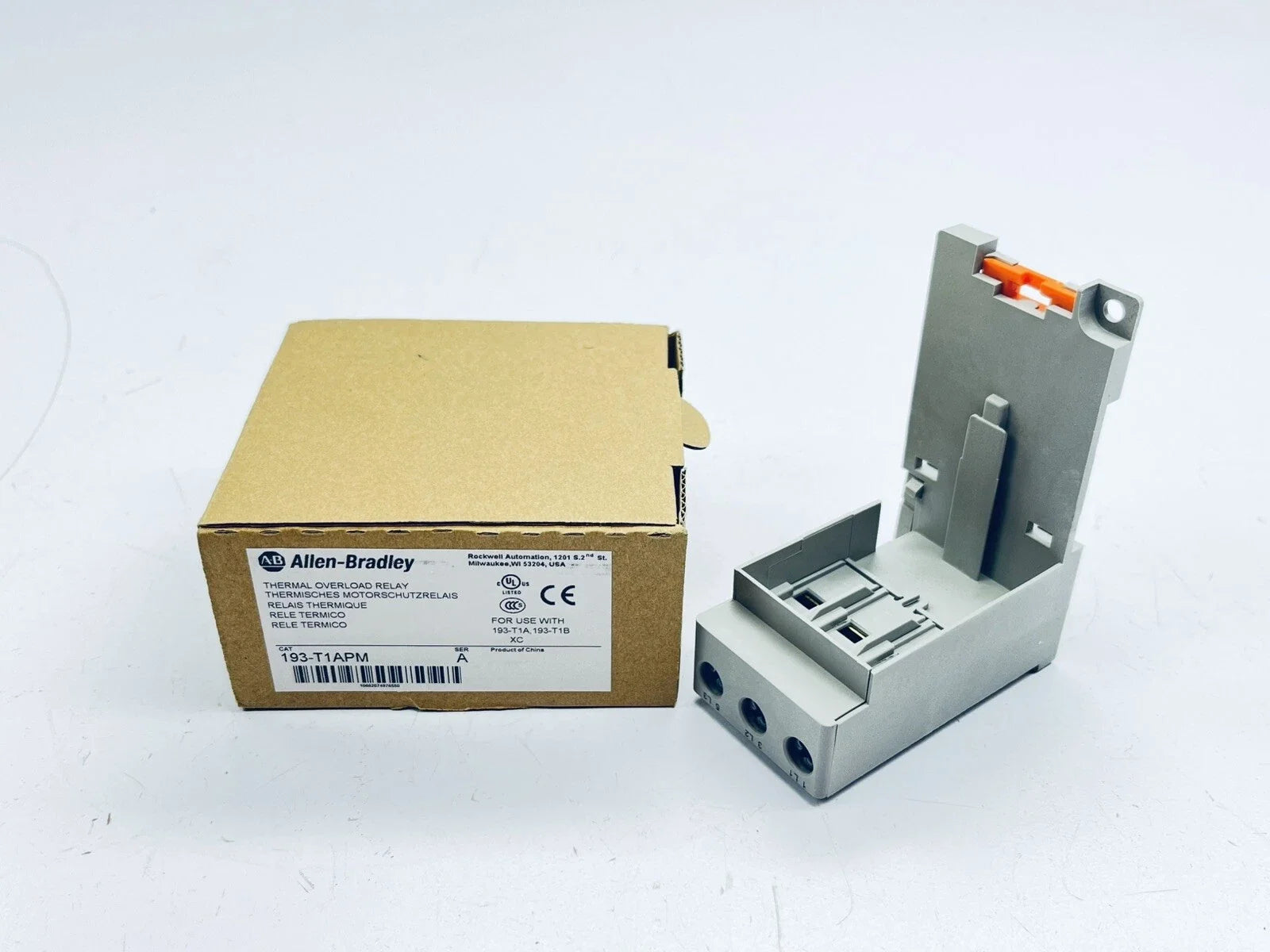 193-T1APM | Allen-Bradley DIN Rail/Panel Mount Adapter