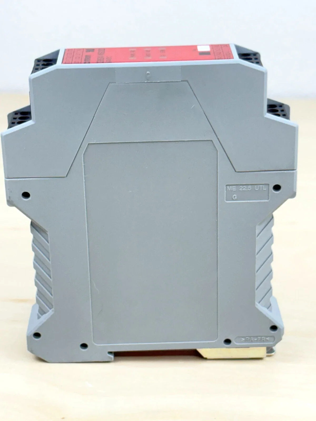 Omron G9SX-NS202-RT DC24 Safety Relay Controller for Machine Safety