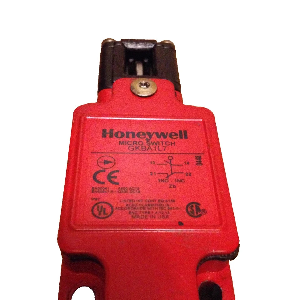GKBA1L7 | Honeywell GK Series Dual Entry Safety Interlock Switch 1NC/1NO 10A 600VAC
