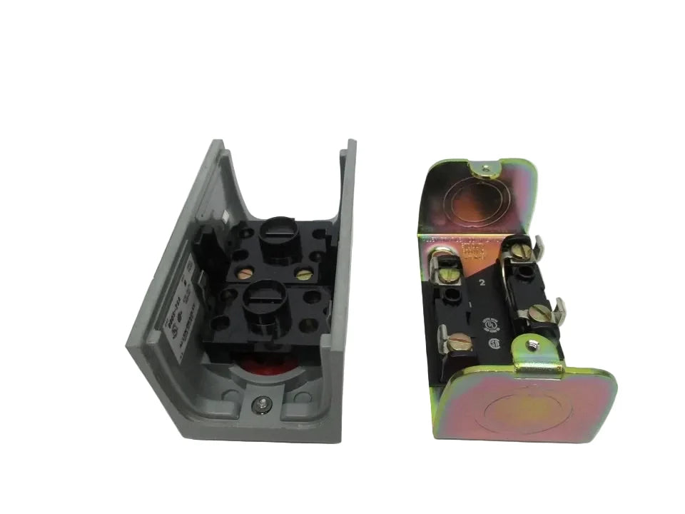 800S-2SA | Allen-Bradley Standard Duty Stations Momentary Contact Buttons 600V AC