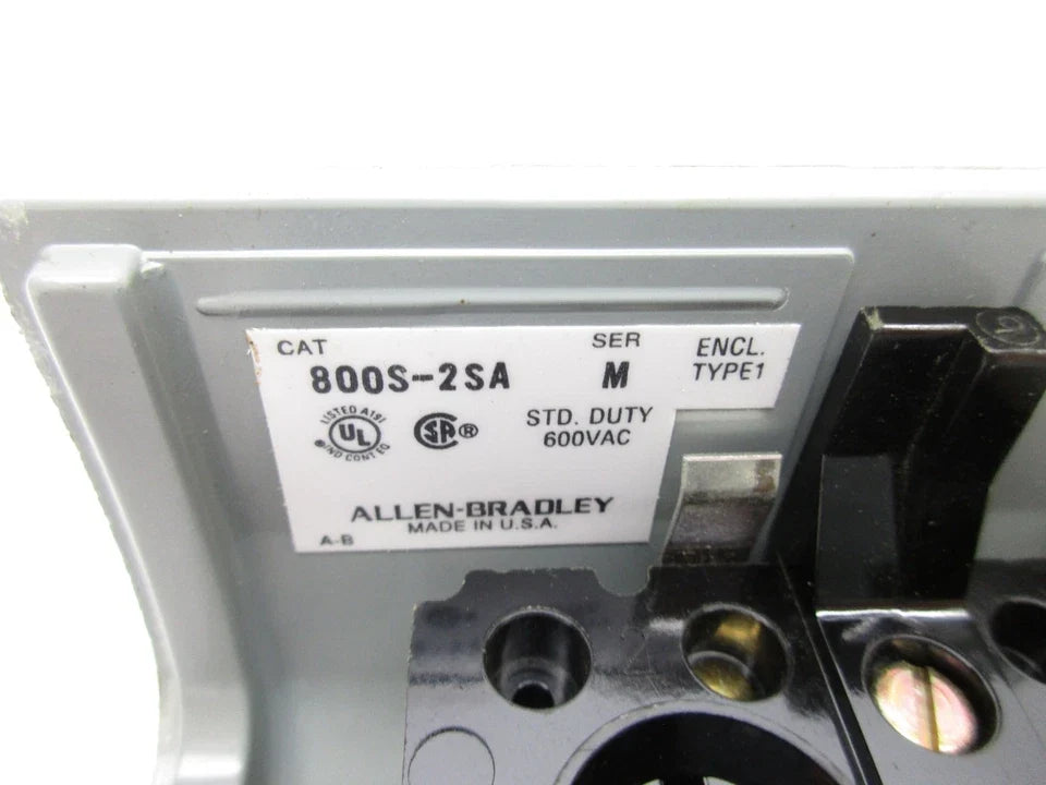 800S-2SA | Allen-Bradley Standard Duty Stations Momentary Contact Buttons 600V AC