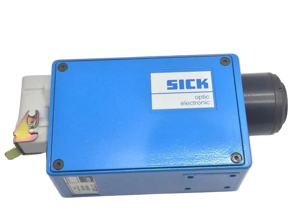 LUT1-520 | SICK Luminescence Photoelectric Sensor, PNP, 18–30 VDC, 0.1 ms Response
