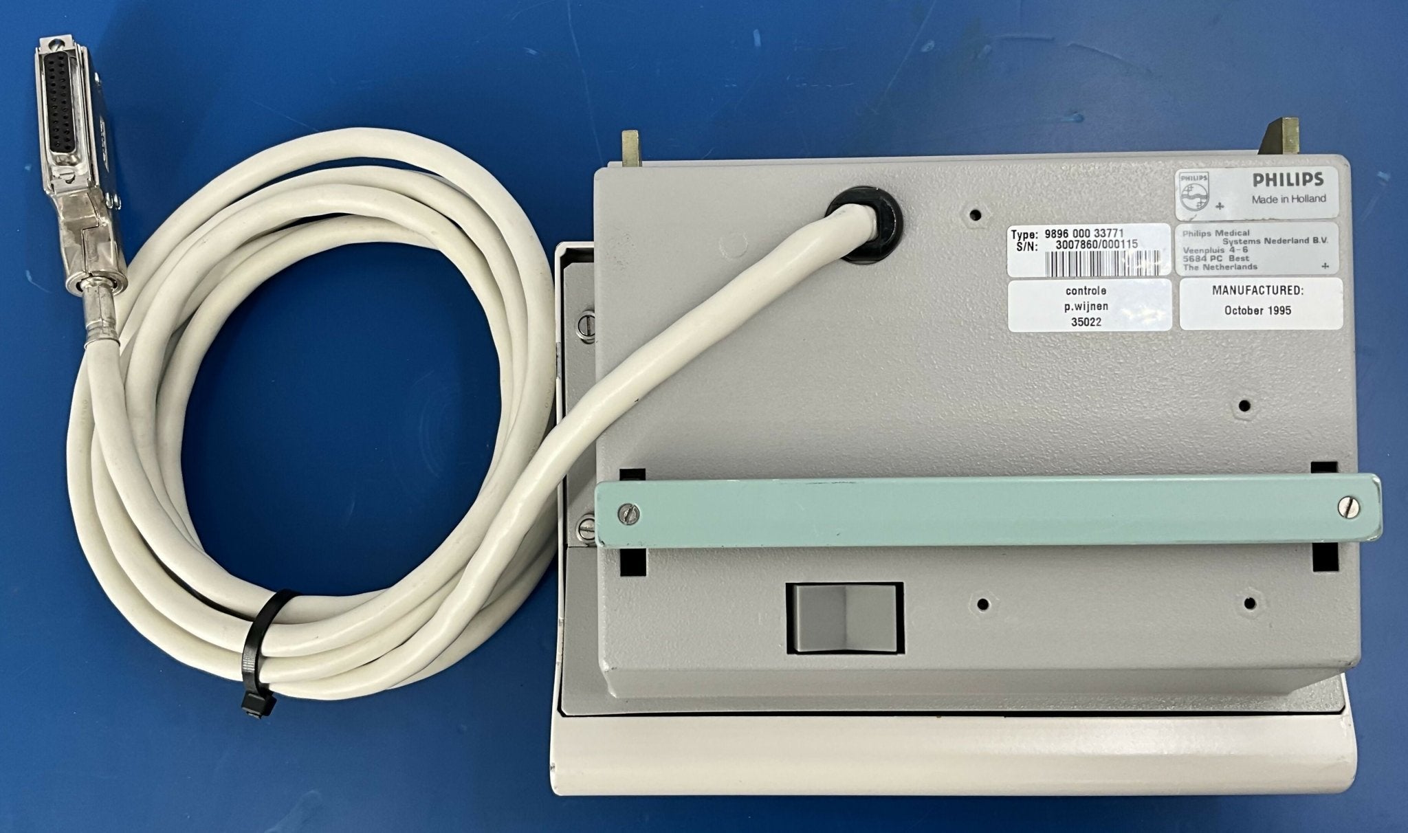 TABLE SIDE OPERATOR CONSOLE (9896 000 33771) PHILIPS
